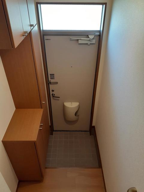 ノエルエスポワールＢ 玄関