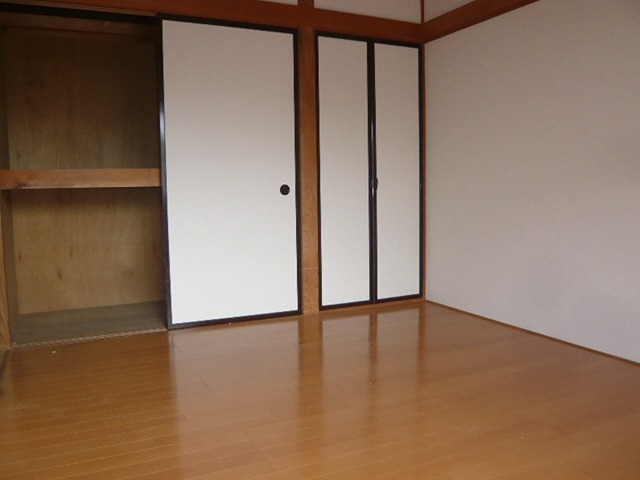 前田ハイツA棟 ベッドルーム