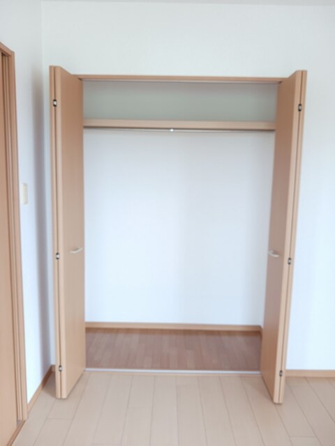 グランソレイユ西中央 収納