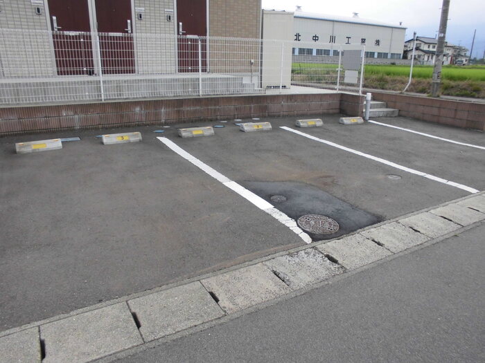 あづまコーポ 駐車場
