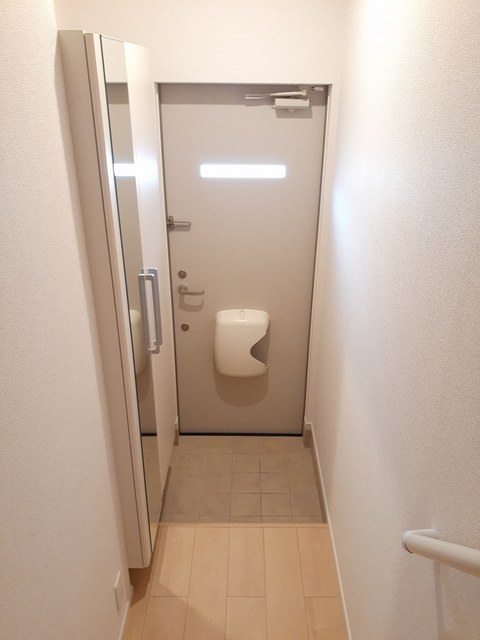 エムズ　プラシード 玄関