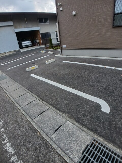 エアリーガーデン 駐車場