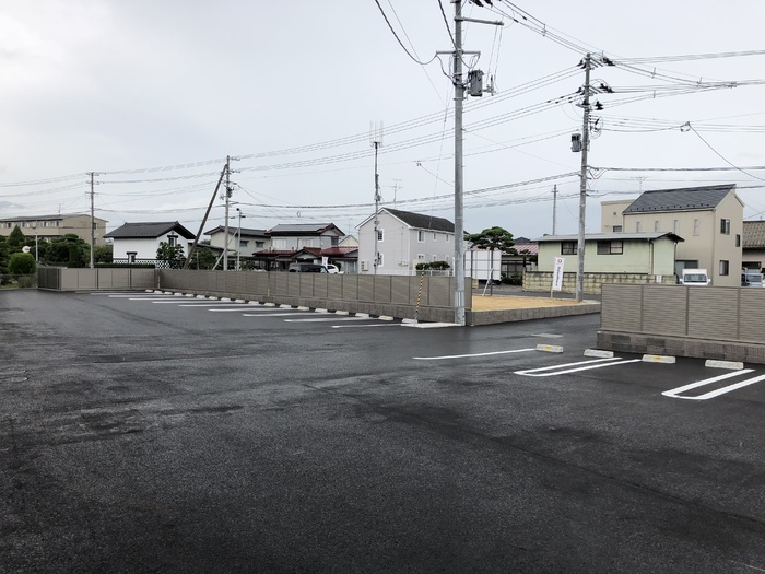 ノーブル 駐車場