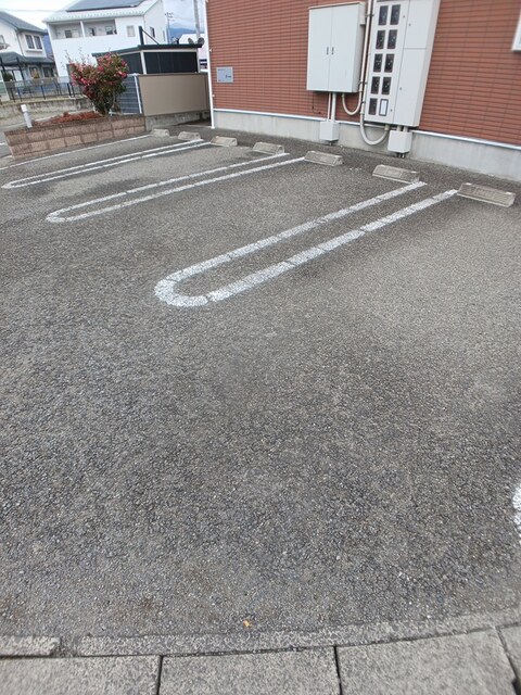 カトゥルセゾン 駐車場