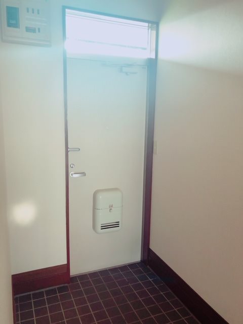 いずみハイツ 玄関