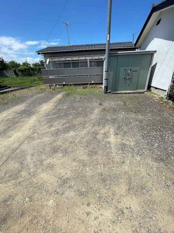 清水が丘貸家 駐車場