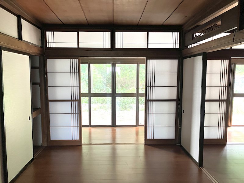 山居戸建て ベッドルーム