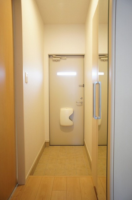 ウィステリア　トレリス 玄関