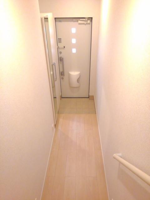 グランセル中金谷 玄関