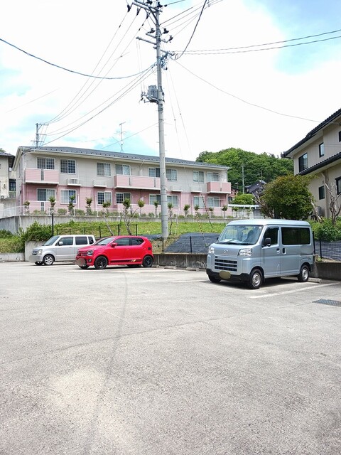 ガーデンヒルズⅠ 駐車場