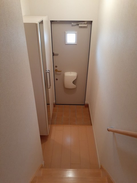 グラン・ソレイユＢ 玄関