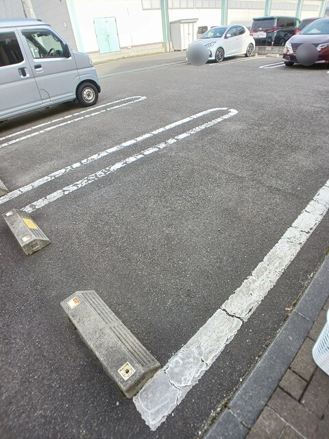 アンベリール 駐車場