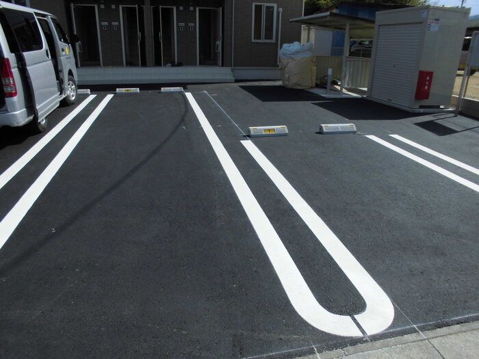 グランデニューシティー 駐車場