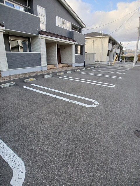 エスポワールⅢ 駐車場