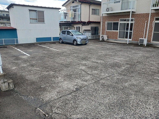 シティハイツカトウ 駐車場
