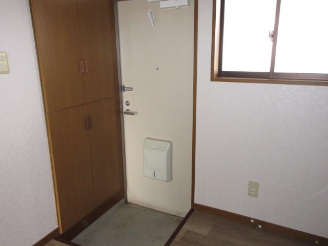スカイハウス栄 玄関
