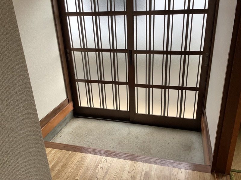 石田貸家 玄関