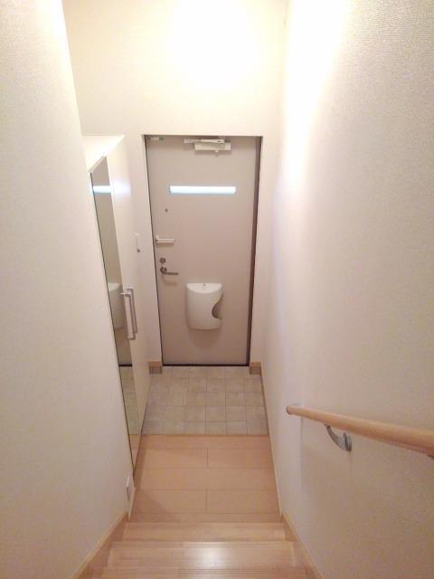 ヒルズタウンⅡ 玄関