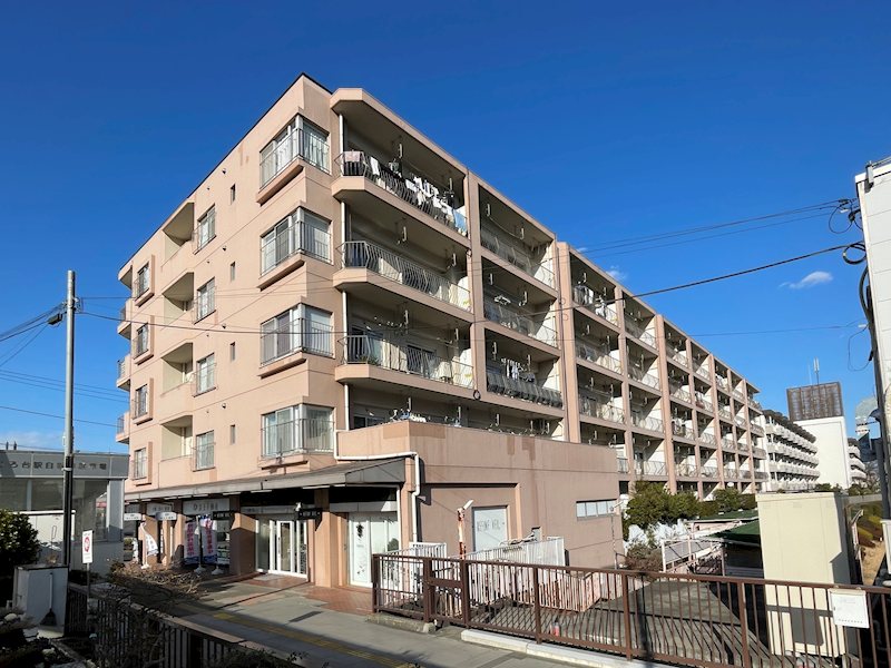 京王めじろ台マンションＤ棟 外観