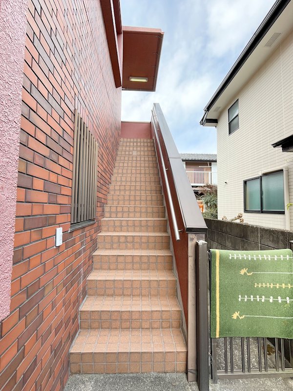 ベルクめじろ台 エントランス