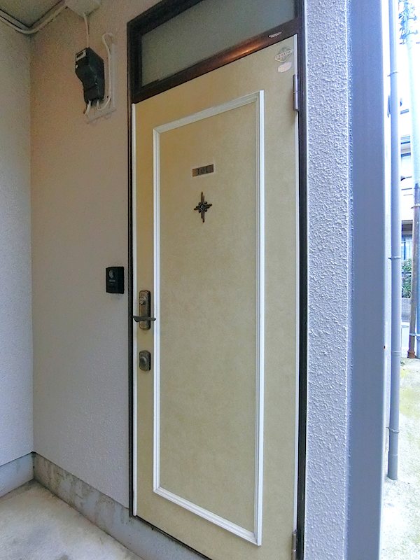 タウンハウス菊野台 玄関
