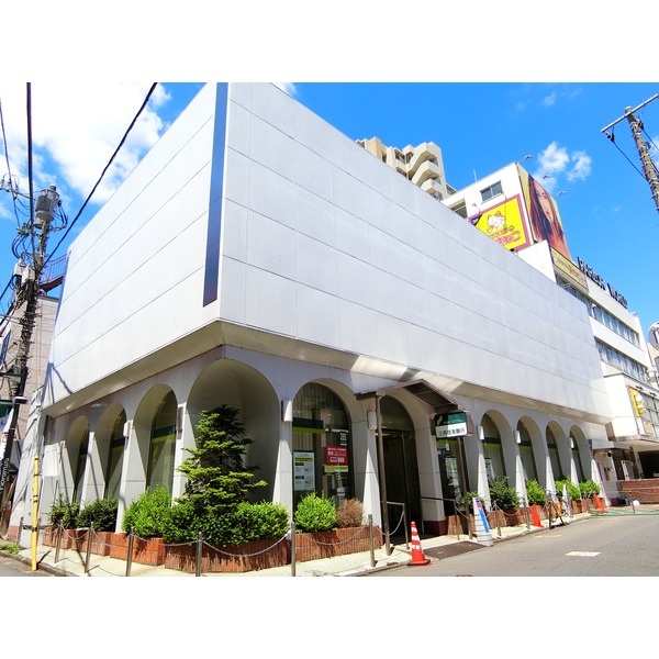 エストライフつつじヶ丘五番館 銀行