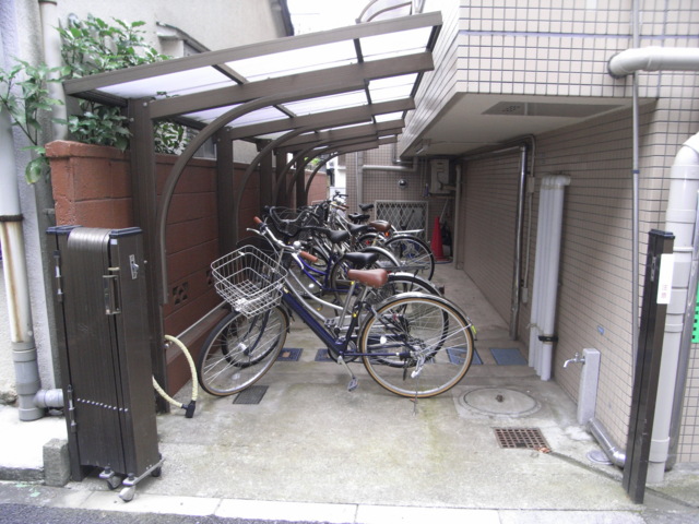 ハイネス・エム・ワイ 駐車場