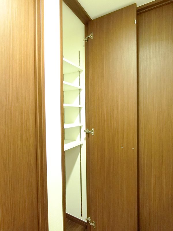 ＡＣＯＬＴ府中緑町 収納