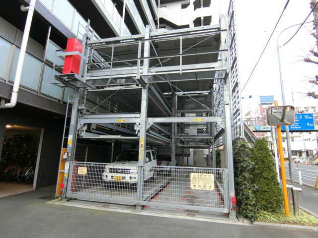 ＡＣＯＬＴ府中緑町 駐車場