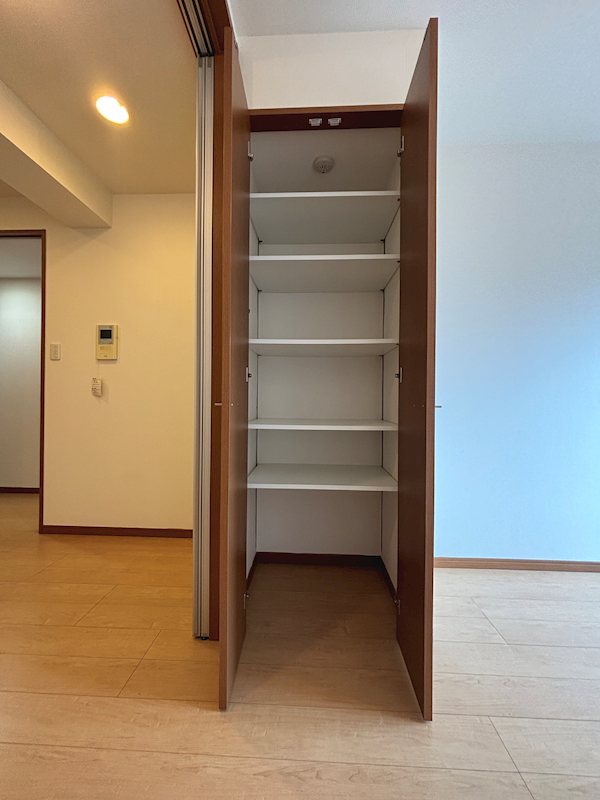 ＡＣＯＬＴ府中緑町 収納