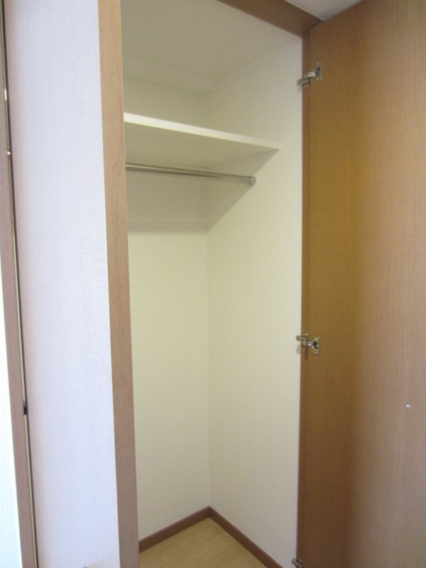 ＡＣＯＬＴ府中緑町 収納