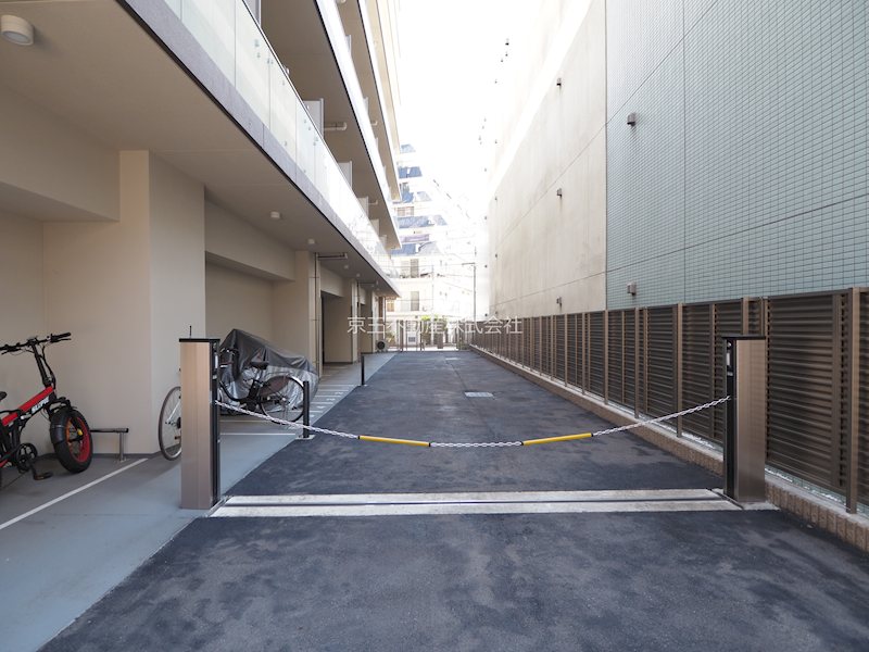 ＭＯＤＩＥＲ　ＹＯＹＯＧＩ　ＲＥＳＩＤＥＮＣＥ 駐車場