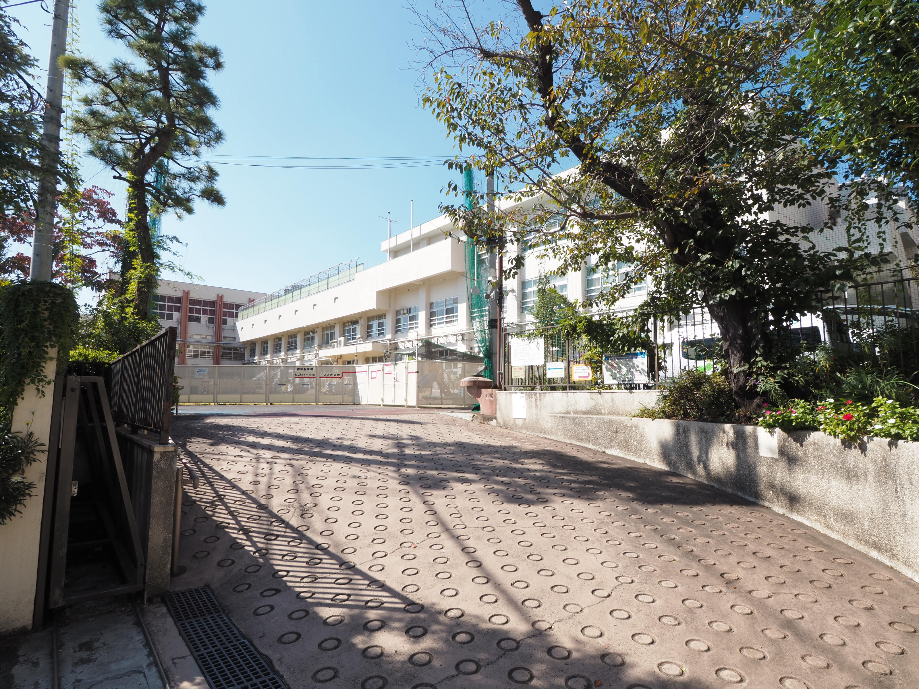 ＭＯＤＩＥＲ　ＹＯＹＯＧＩ　ＲＥＳＩＤＥＮＣＥ 公共施設