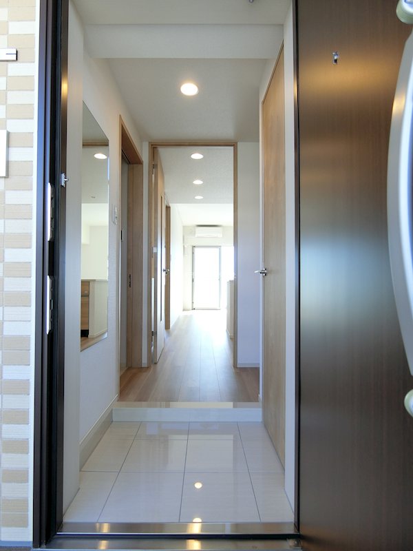 ＭＯＤＩＥＲ　ＹＯＹＯＧＩ　ＲＥＳＩＤＥＮＣＥ 玄関