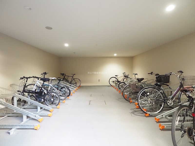ＭＯＤＩＥＲ　ＹＯＹＯＧＩ　ＲＥＳＩＤＥＮＣＥ 駐車場