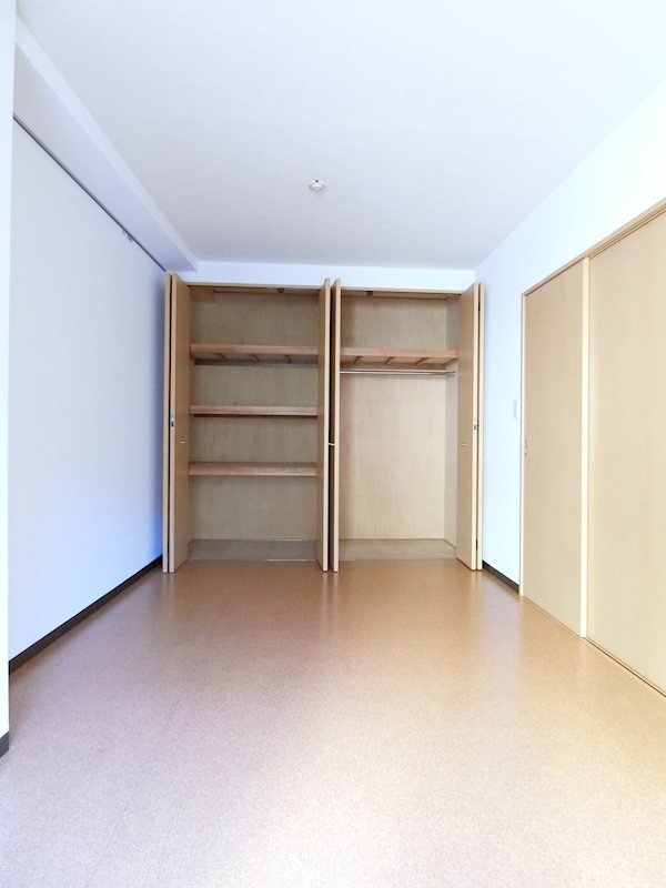 フォンテーヌ本町 収納