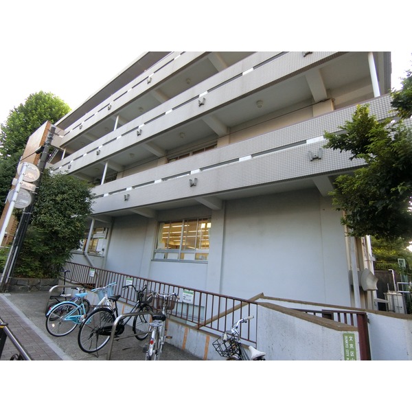 ＭＯＤＩＥＲ　ＢＵＮＫＹＯ　ＫＯＩＳＨＩＫＡＷＡ 図書館