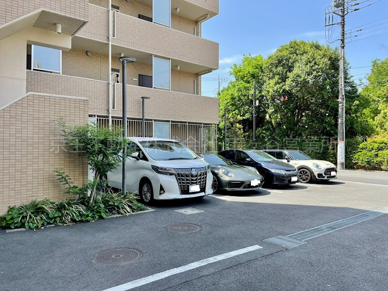 ACOLT氷川台 駐車場