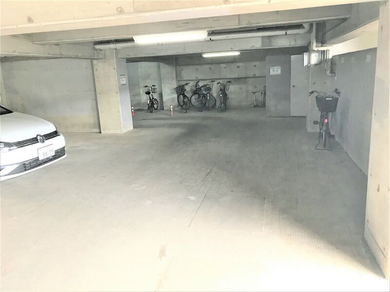 ロイヤルタウン下九沢 駐車場