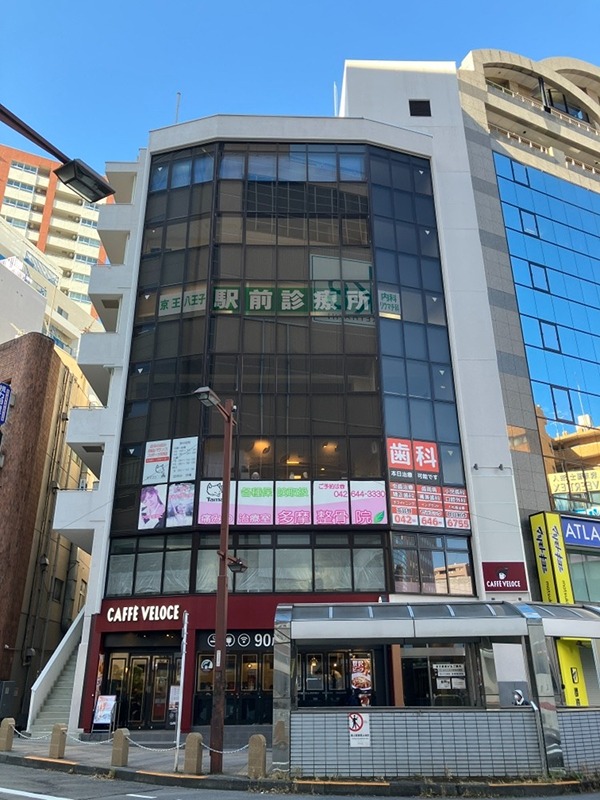 京王駅前ビル エントランス