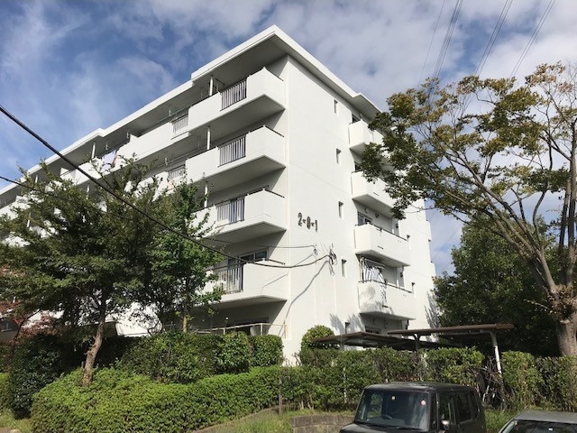 ホームタウン貝取2-8-1号棟 外観