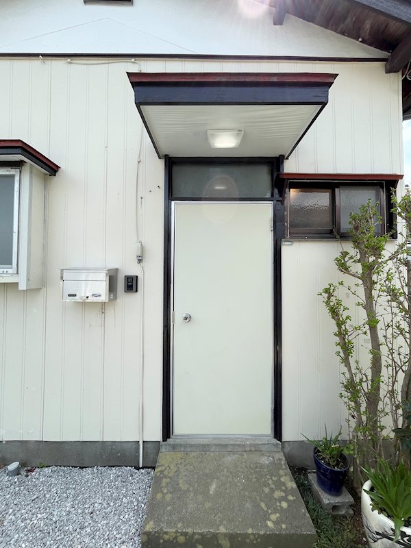 散田町5丁目平屋一戸建 玄関