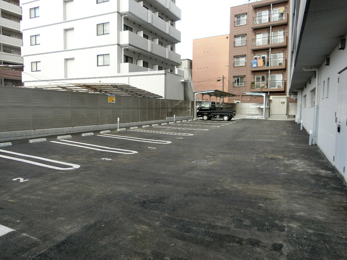 YamazakiSekiyuBLD 駐車場