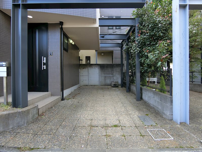 大丸戸建て 駐車場