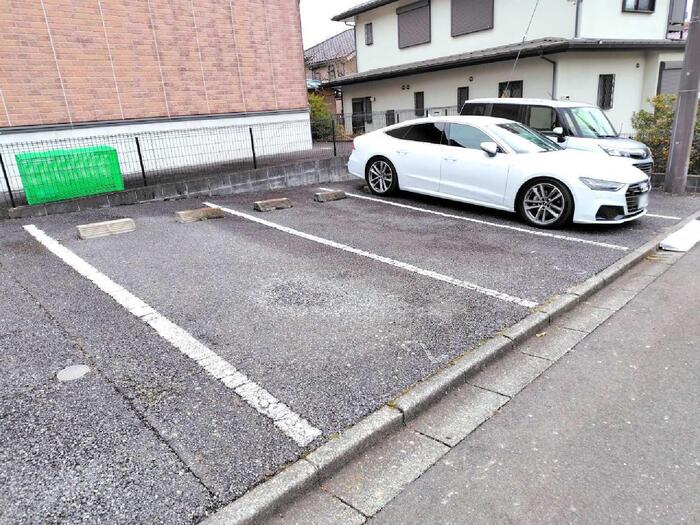 セジュール多摩境 駐車場