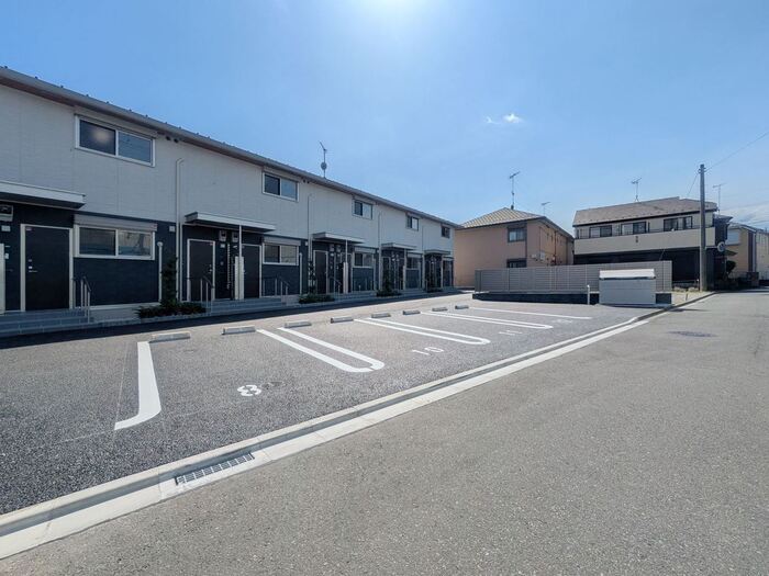 ラルブルボヌ―ル 駐車場