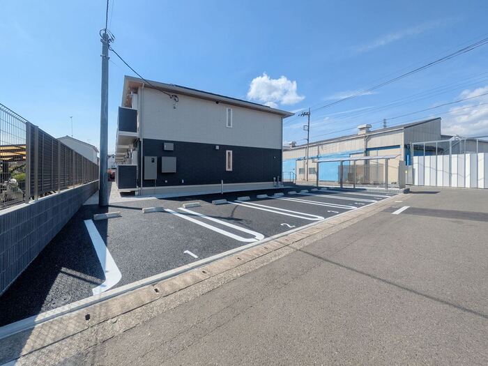 ラルブルボヌ―ル 駐車場