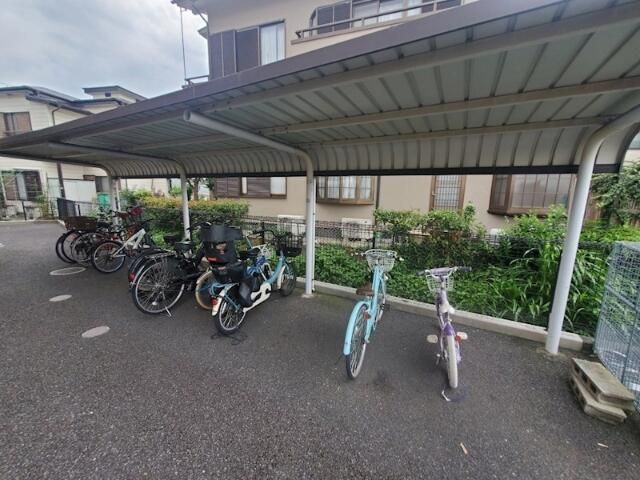 ヴィクトワール高幡不動 駐車場