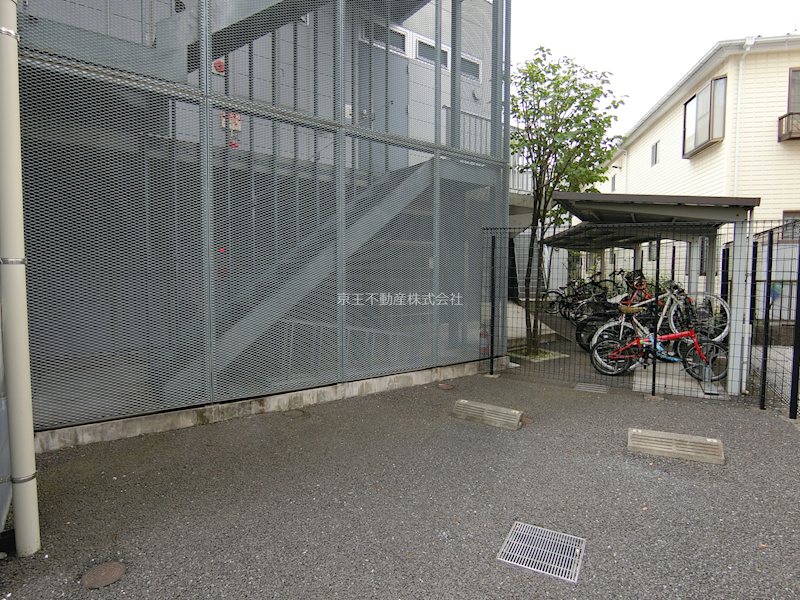 Hi-ROOMS哲学堂 駐車場