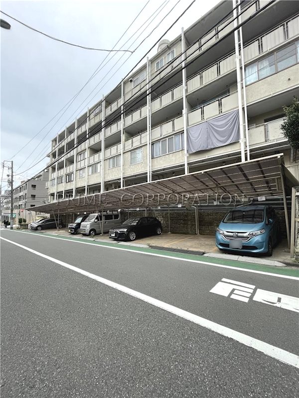 代官山コーポラス 駐車場